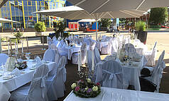 Sinsheim: Technik Museum Sinsheim - Grill-Buffet Terrasse
