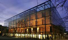 Bonn: LVR-LandesMuseum Bonn - Landesmueum Frontansicht