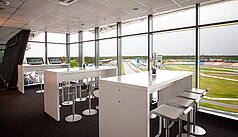 Hockenheim: Hockenheimring Baden-Württemberg - Südtribüne Ebene 4 während einer Produktpräsentation