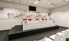 Regensburg: Jahnstadion Regensburg - Pressekonferenzraum