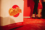 Flat Cube von SWOOFLE  mit Call a Pizza Bestickung
