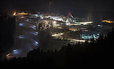 Winterberg: Veltins Eisarena - Abendliche Beleuchtung