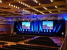 Kongresssaal mit Reihenbestuhlung