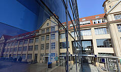 Karlsruhe: ZKM  - Zentrum für Kunst und Medien - ZKM Aussenansicht 2