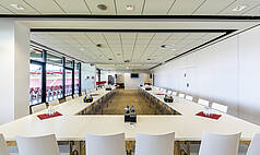 Regensburg: Jahnstadion Regensburg - Nebenzimmer Businessclub I