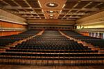 Kongresssaal mit Reihenbestuhlung
